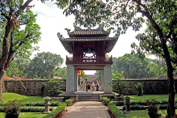 hanoi attractions - literature temple